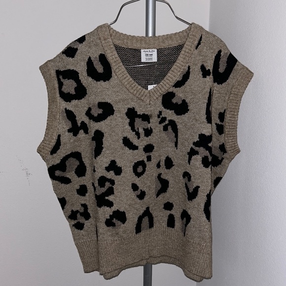 Sweaters - Anna and Ava Cheetah Vest